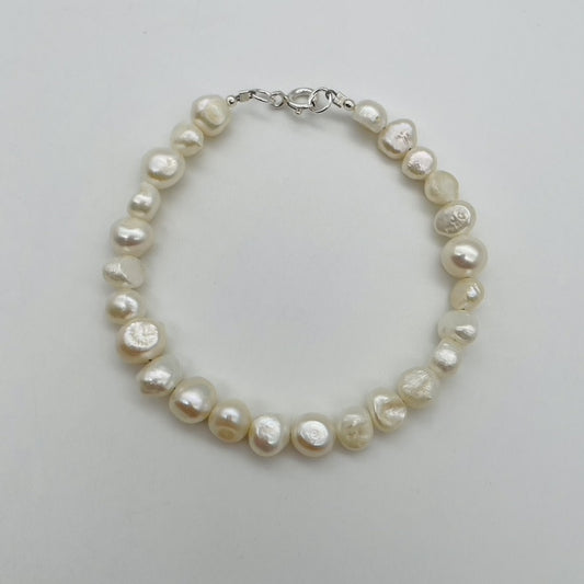 SH852BL Fresh Water Pearls Bracelet 8"