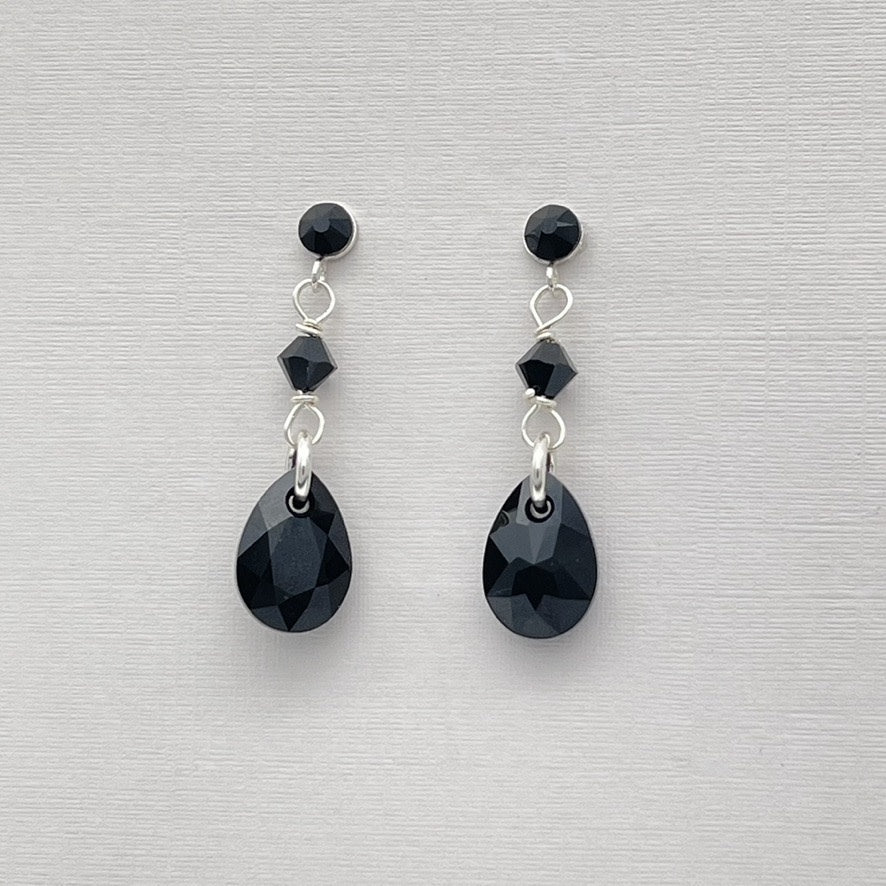 C1400 Black Drop earrings