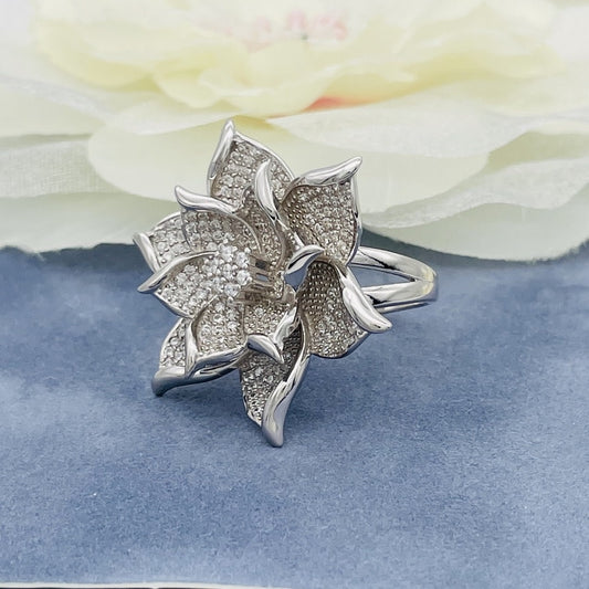 Z1584R Flower Ring