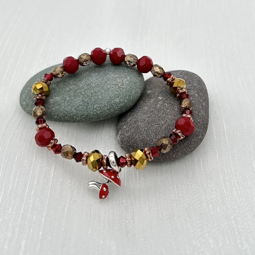 C1399BL Red Mushroom Bracelet 7"