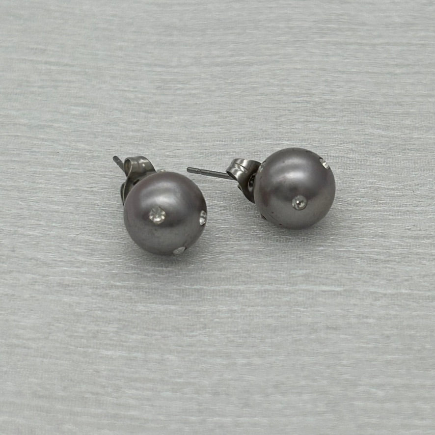 SS1113 Gray Earrings 8mm. Final Sale