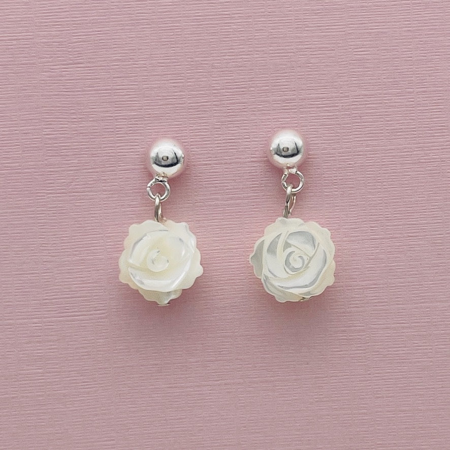 SH994ER White Flower Earrings