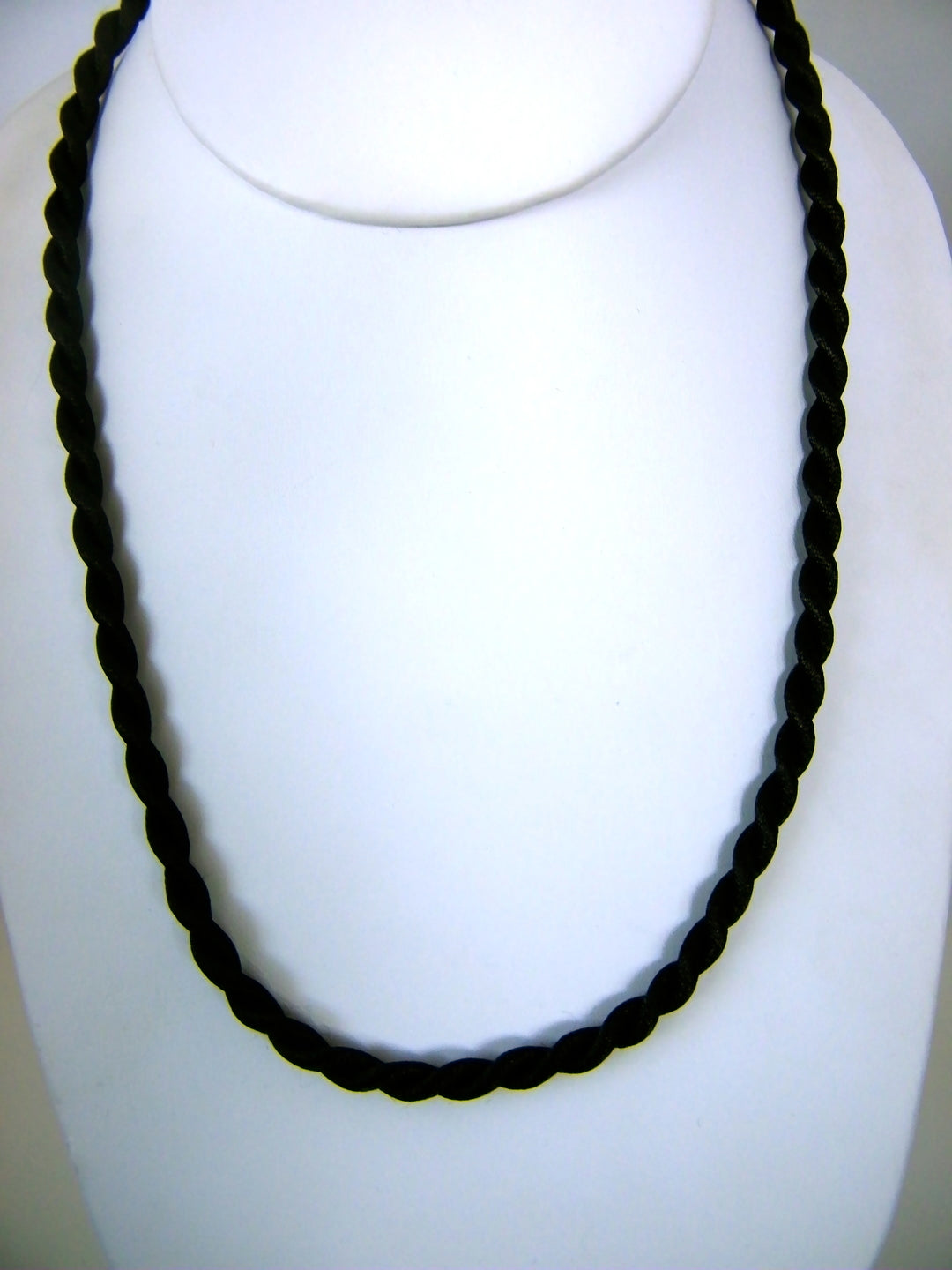 F178 Black Nylon Cord 5mm. X 20"