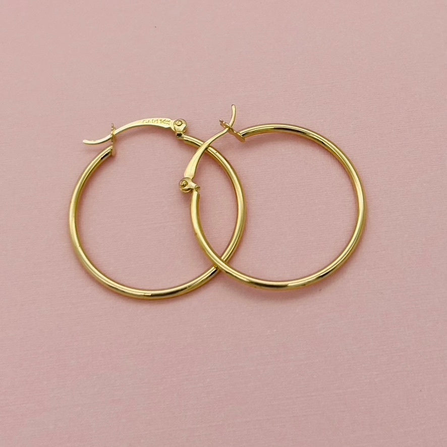 G373 14K Gold Hoop Earrings 1.5mm. X 25mm.