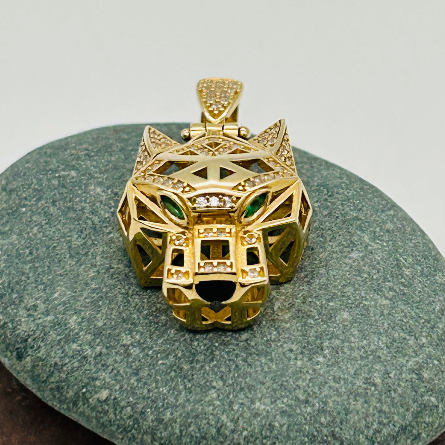 14KG470 14 K Gold Leopard Pendant