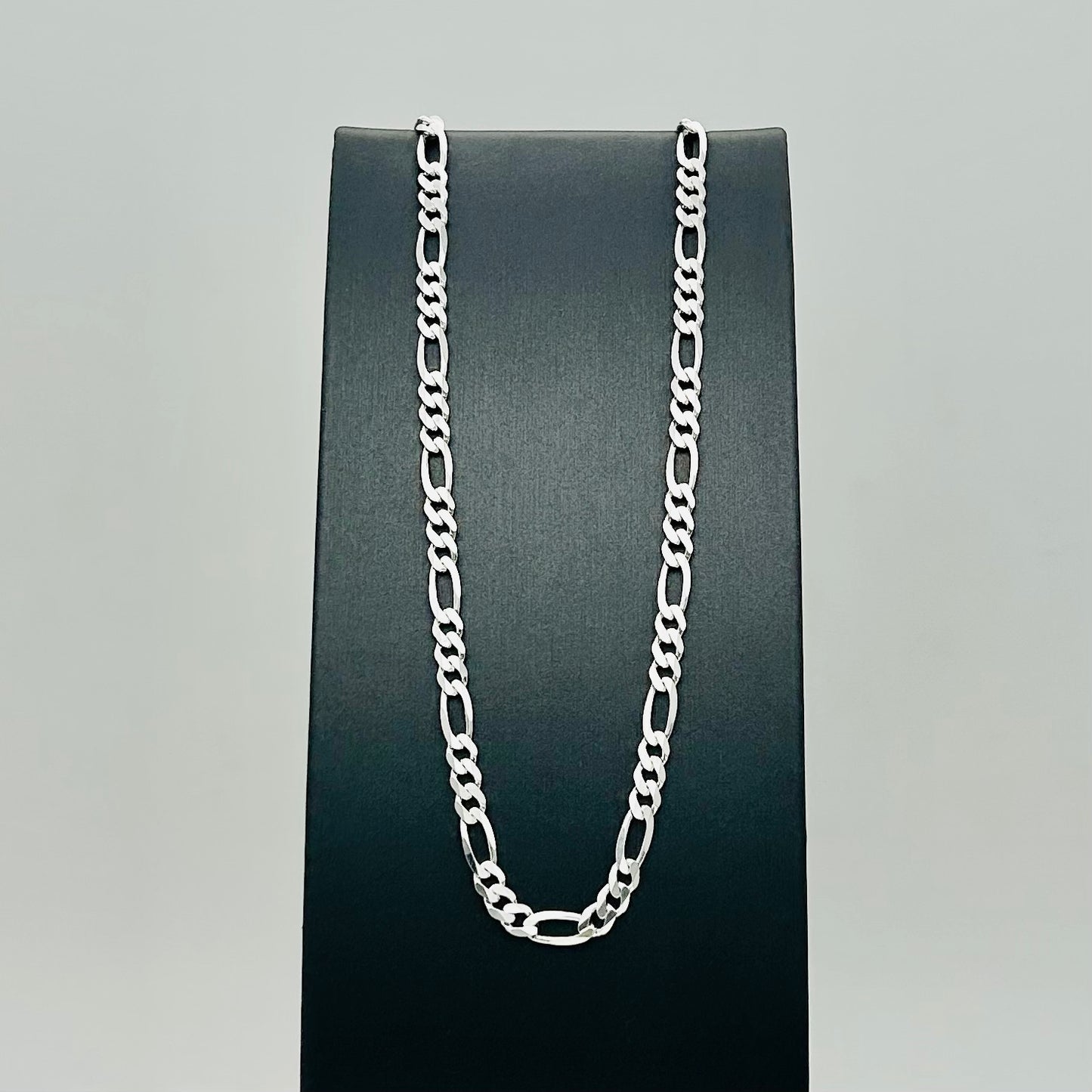 S1723CH Flat Figaro Chain 4.7mm. 18"
