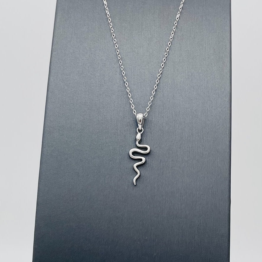 S1740 Snake Necklace 18"