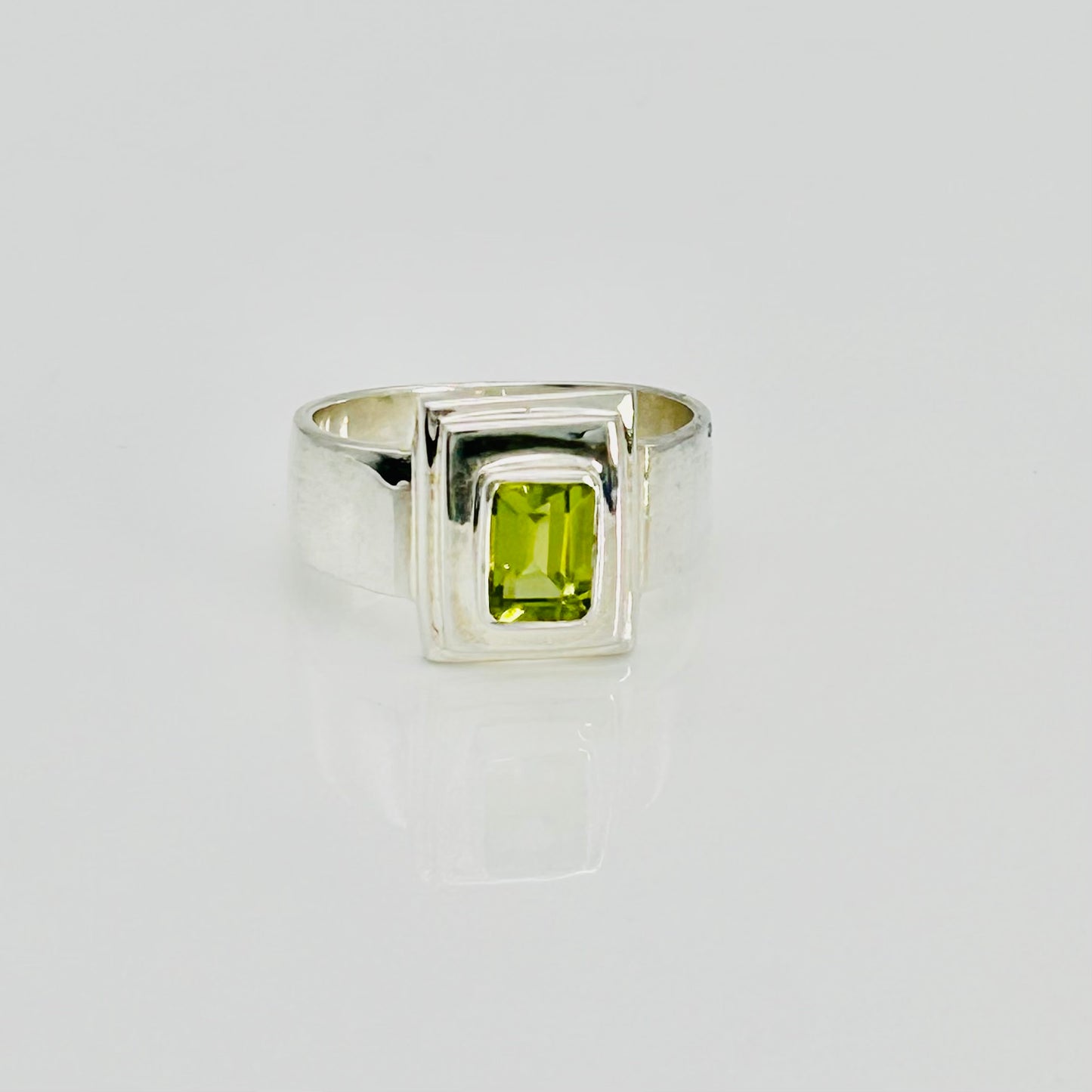 St1968R Peridot Ring #8