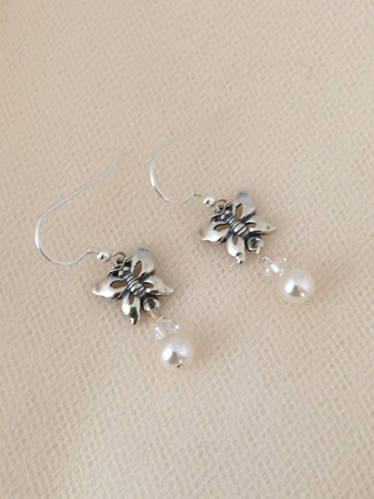 SH908 Pearl Earrings