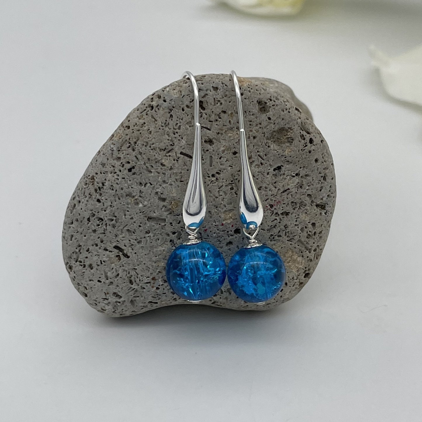 C1339ER Blue Crackle Glass Earrings