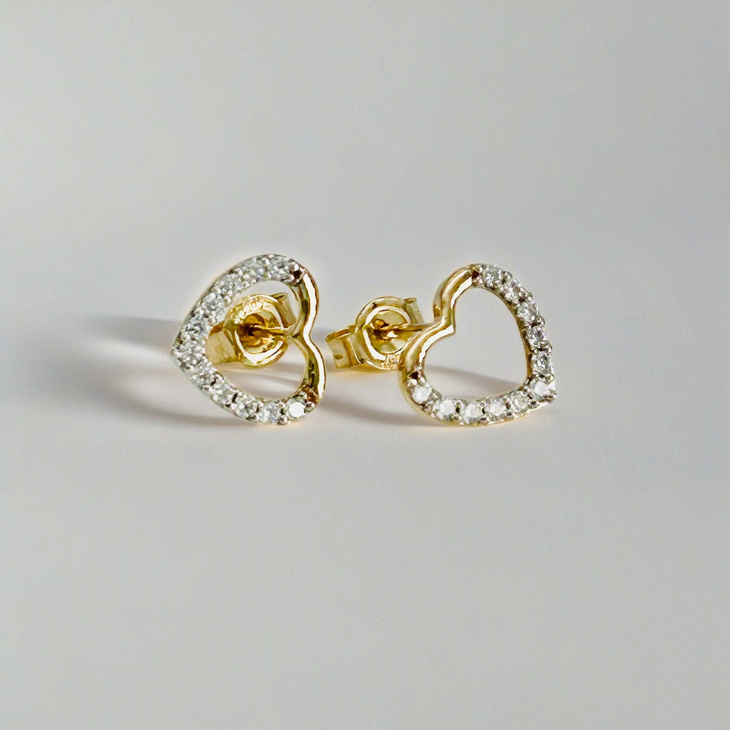 G416 14K Gold Heart Earrings 10mm.