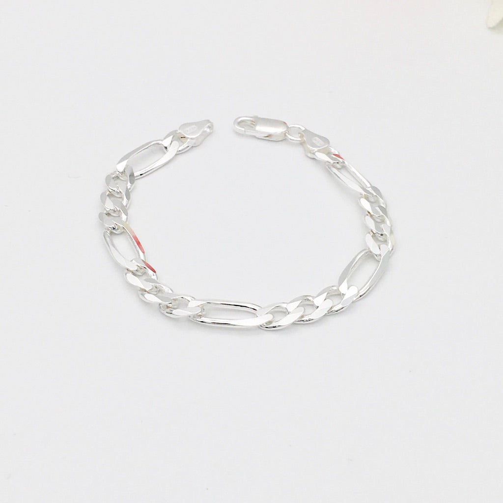 S1424 Super Flat Figaro Bracelet 7mm. X 7"