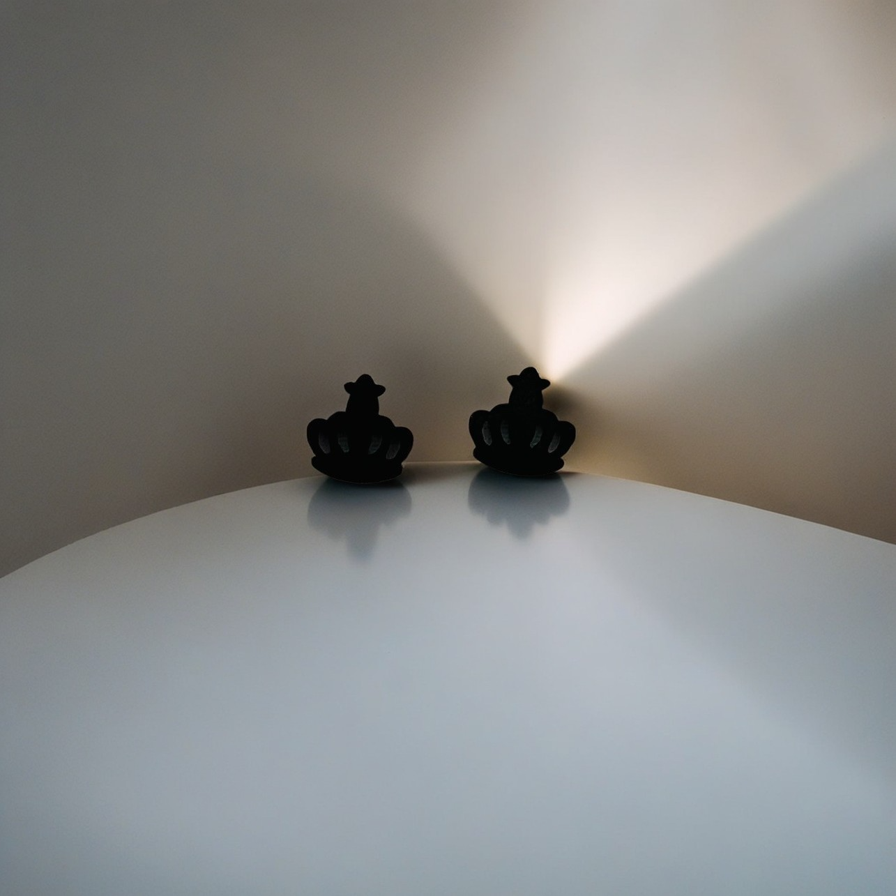 SS1589ER Black Plated Crown Earrings