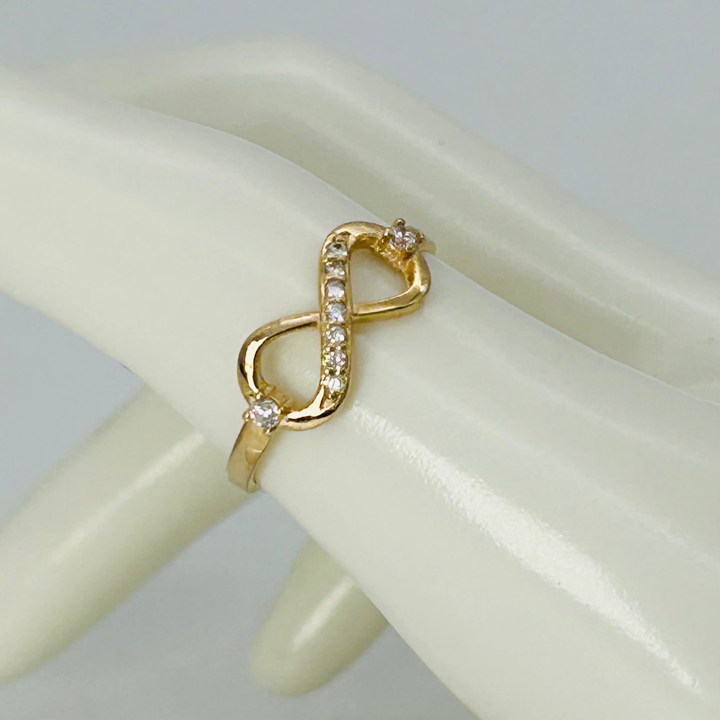 14KG461 Infinity Ring #8.5
