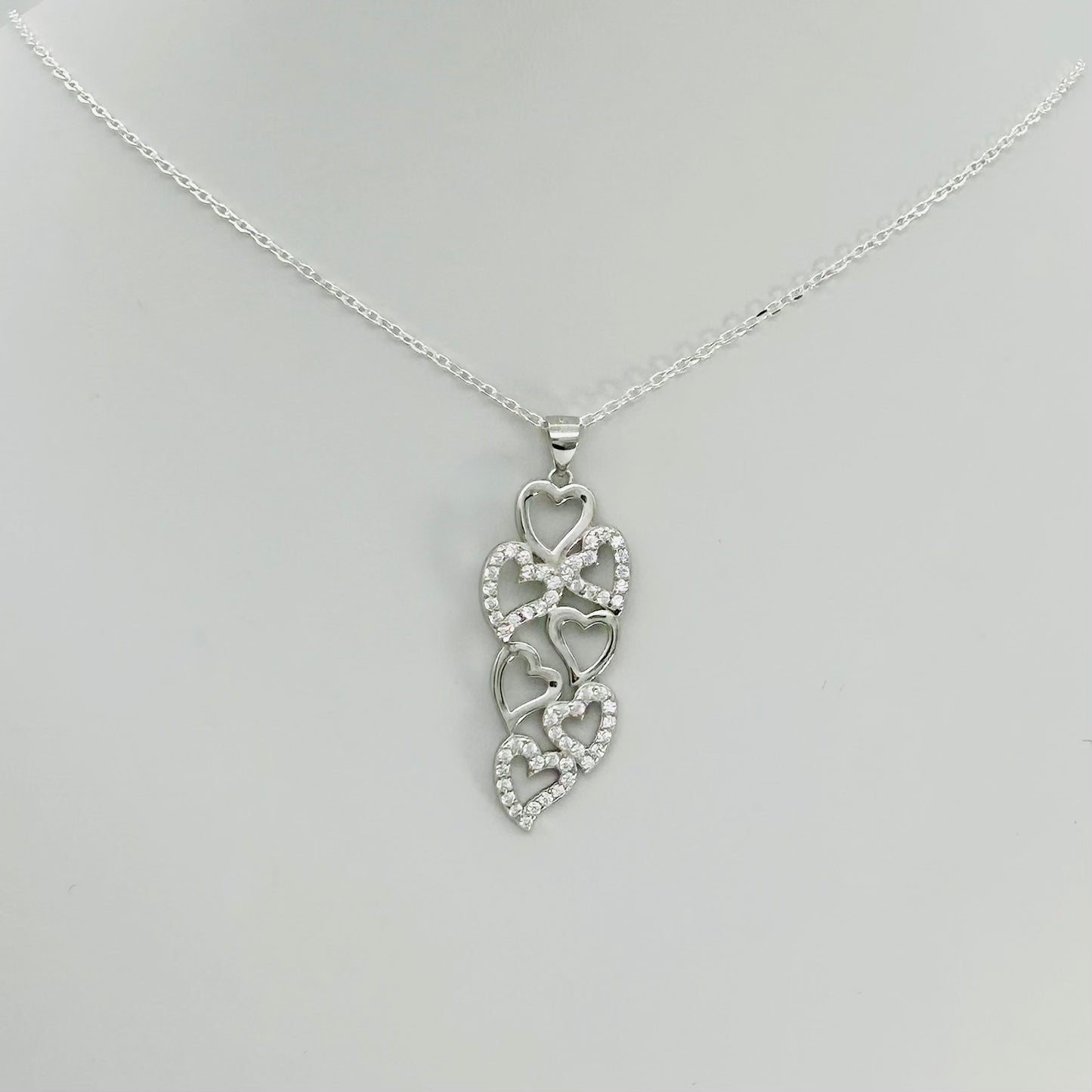 Z1908 Rain Of Hearts Necklace 18"