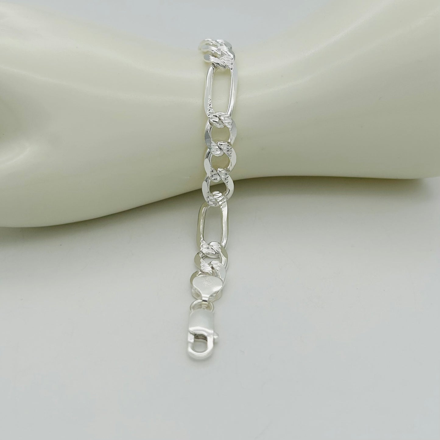 S1692BL Figaro Pave Bracelet 10mm X 8"