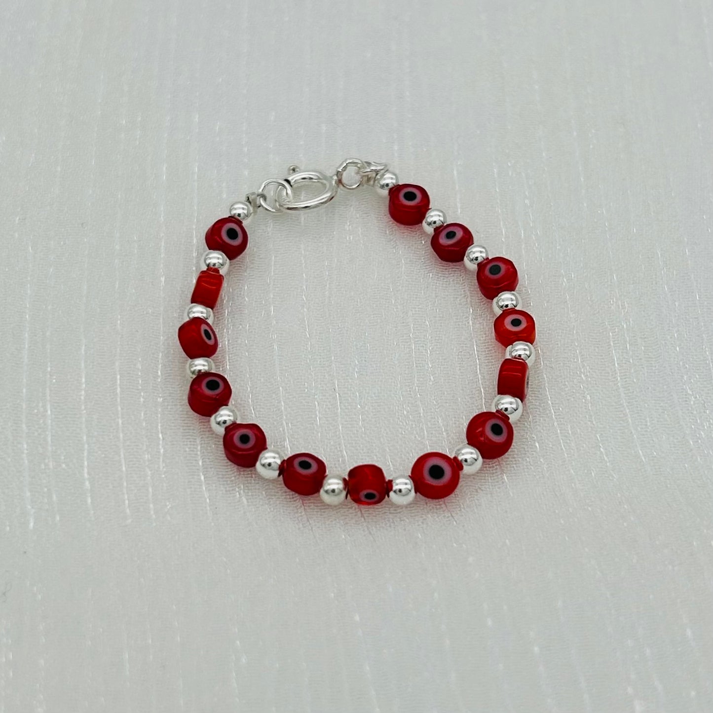CH980 Red Eyes Bracelet 4.5"