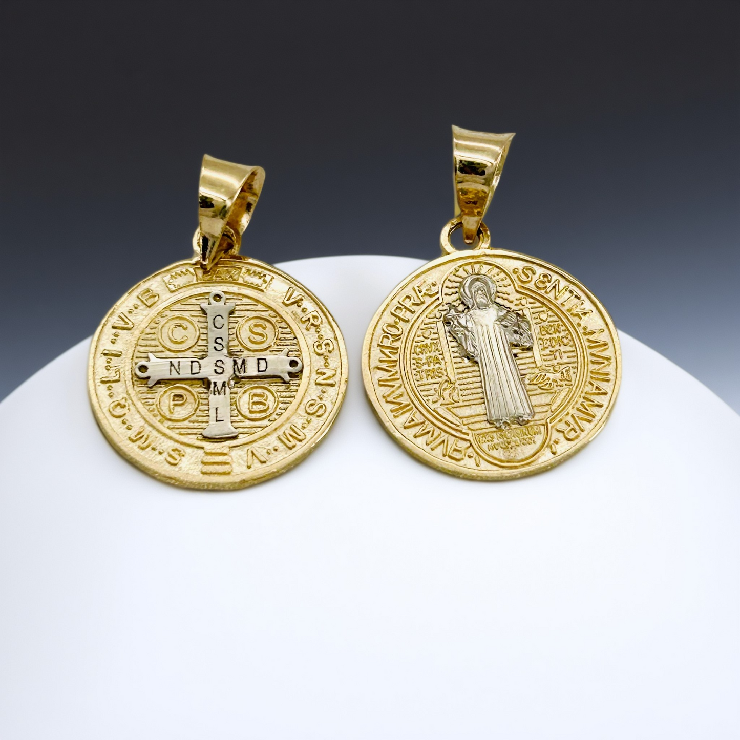 14KG204P San Benito Pendant 24mm.