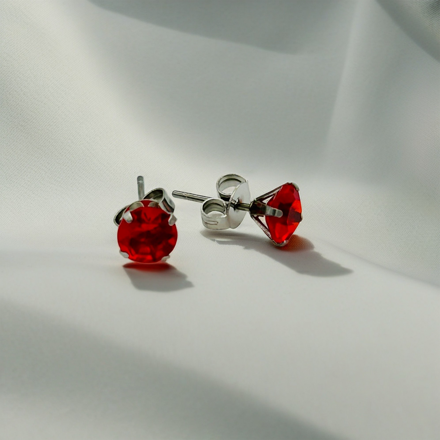 SS1040 Red Earrings 6mm.