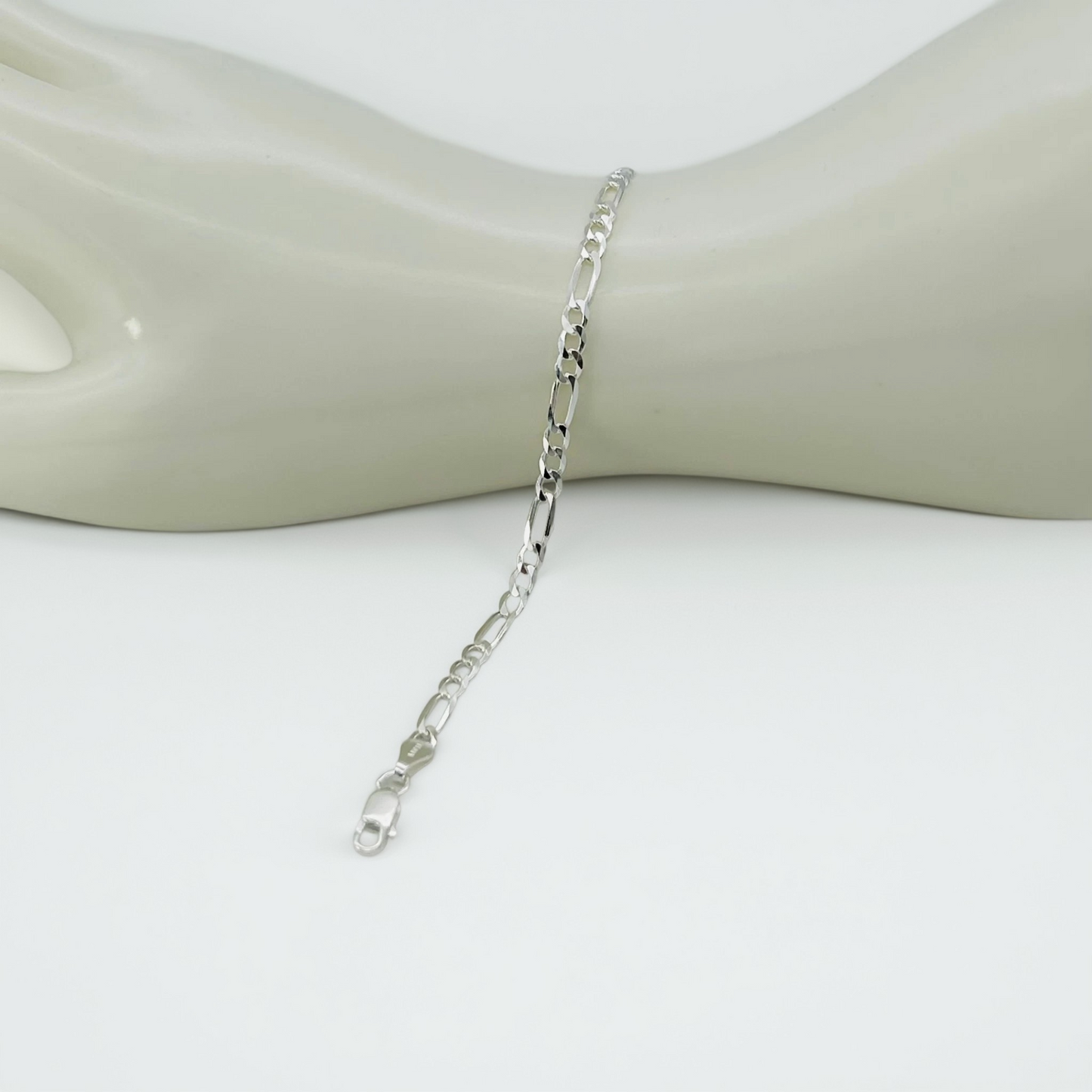 S1862CH Super Flat Figaro Bracelet 4mm. X 7"