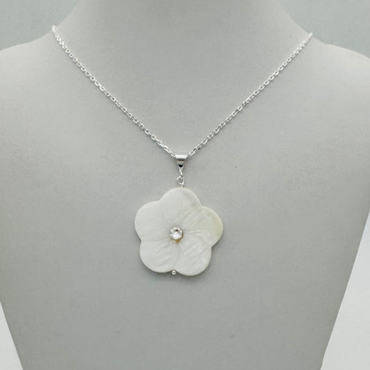 SH1010NL Mother Of Pearl Flower Necklace 18"