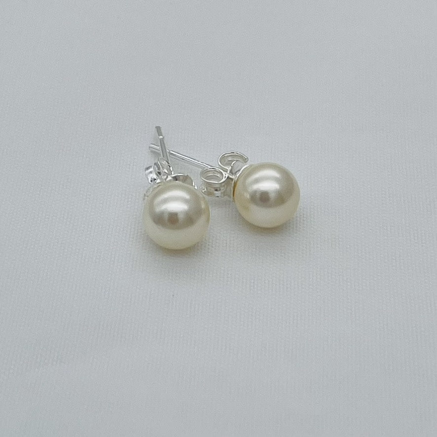 C1031ER White Pearls Earrings 6mm.