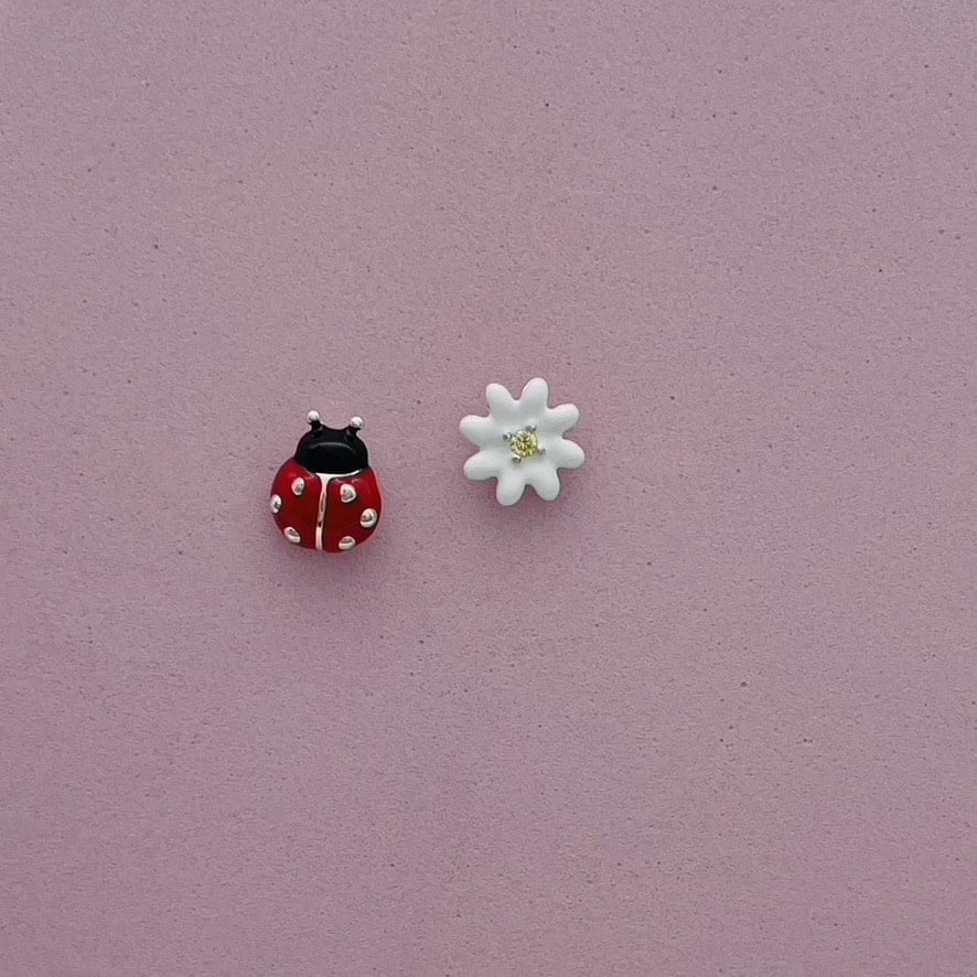 CH953ER Ladybug & Flower Earrings