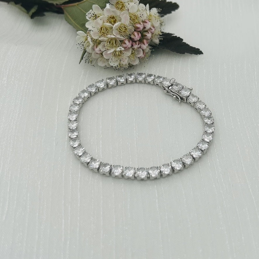 Z1800BL Tennis Bracelet  4mm. x 6.5"