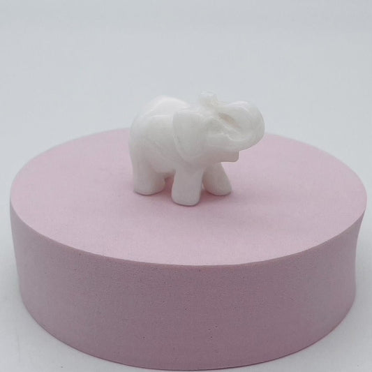 ST1518  White jade Elephant 1.5"