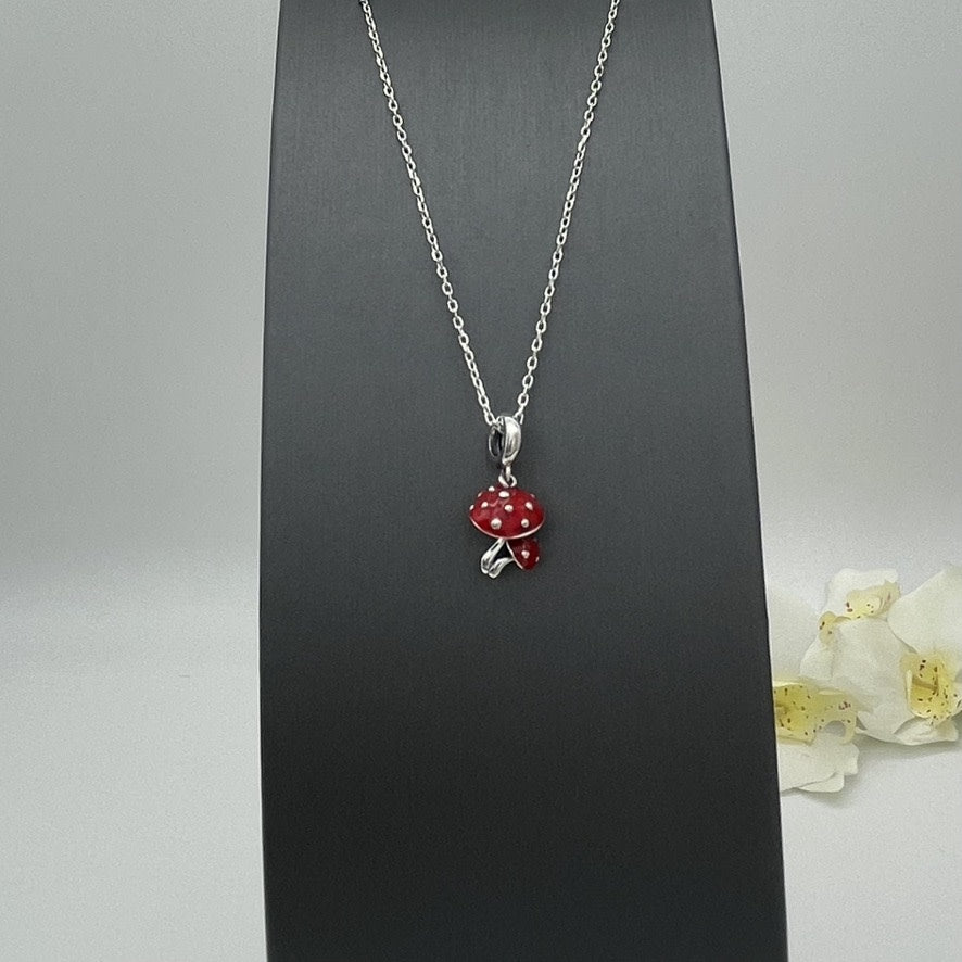 S1752 Red Mushrooms Necklace 18"