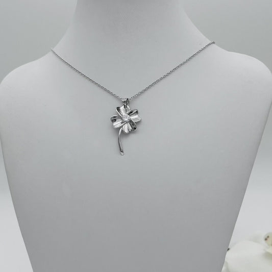Z1610 Four Leaf Clover Necklace 17"