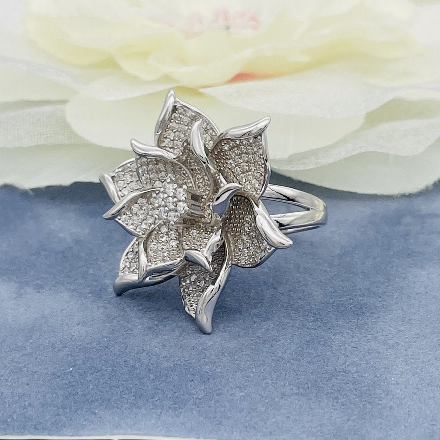 Z1584R Flower Ring