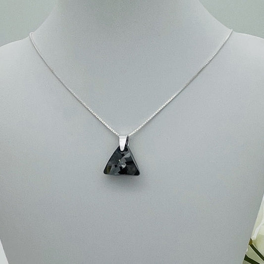 C1250SW Triangle Necklace 18"