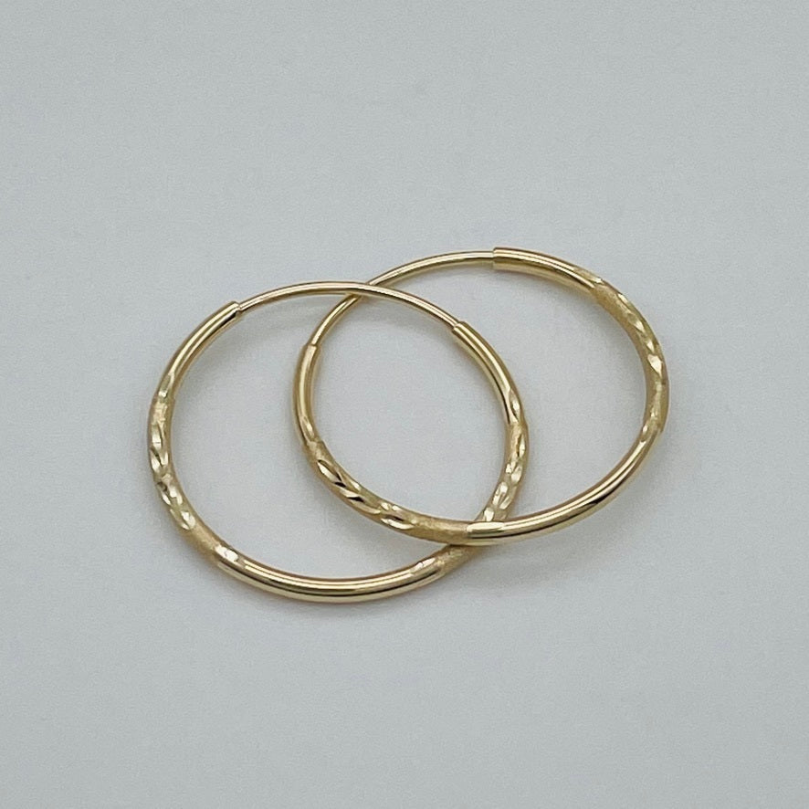G55 14K Gold Hoop Earrings 1.5mm X 23mm.
