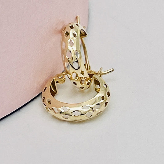 14KG104 Hoop Earrings 3mm. X 14mm. .