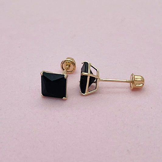14KG242 Black Earrings 8mm.