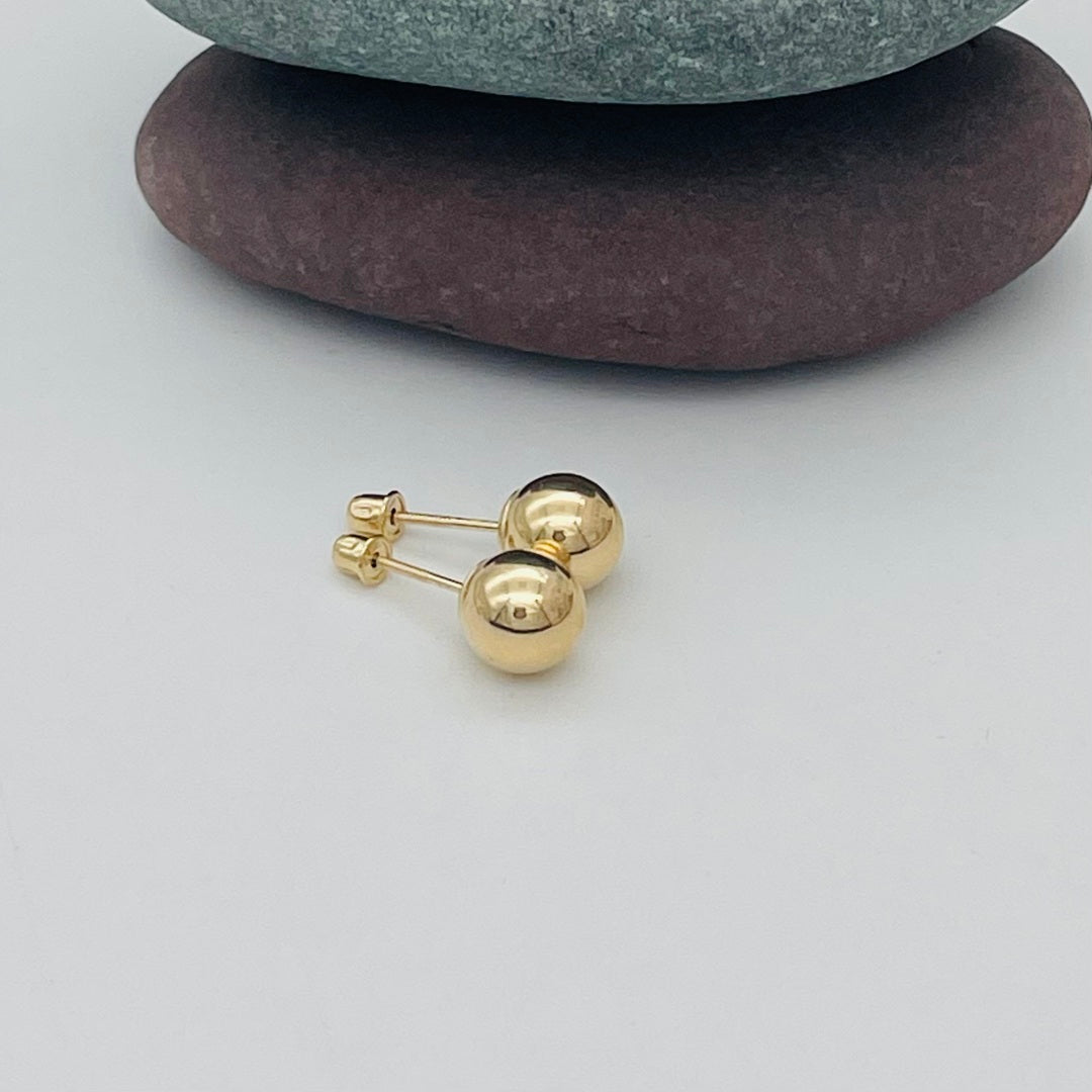 14KG03 Ball Earrings 8mm.