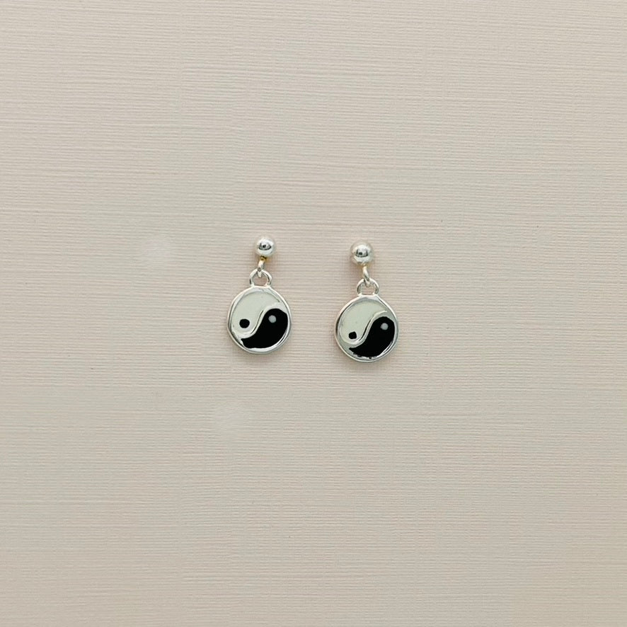 S1842 Yin Yang Post Earrings