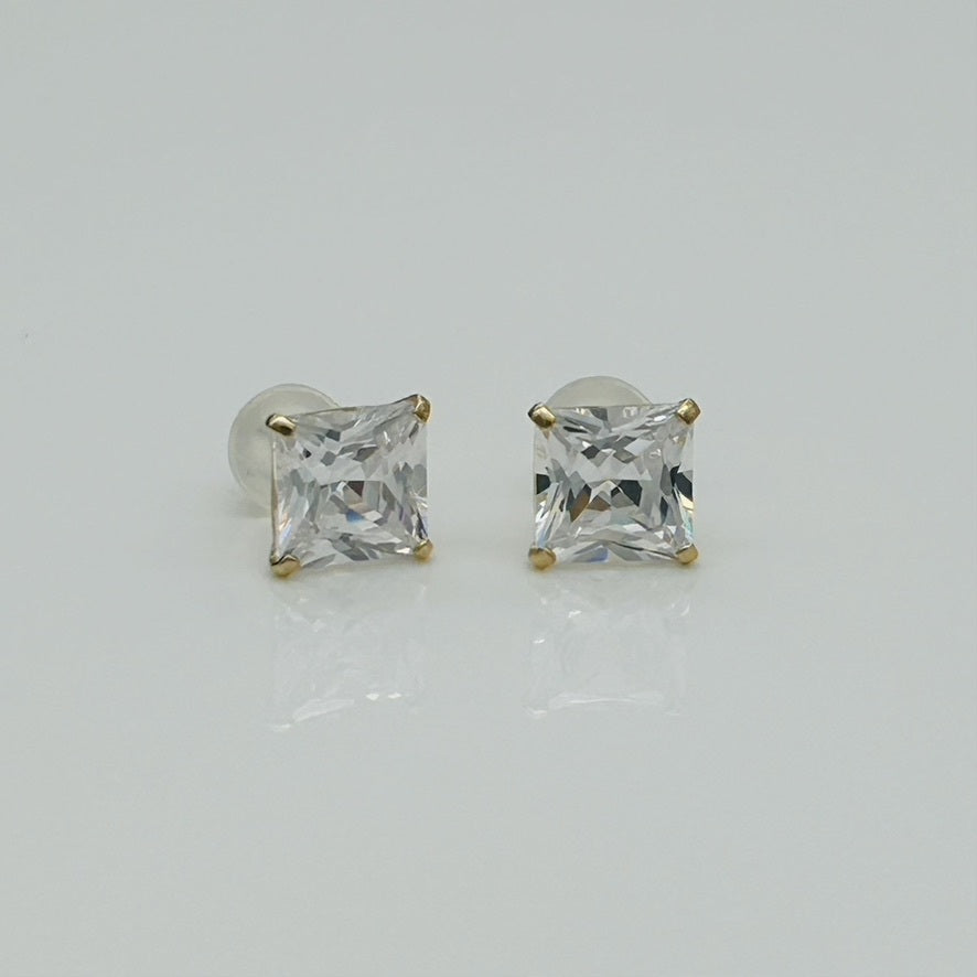 G38ER 14K Gold Square Earrings 8mm.