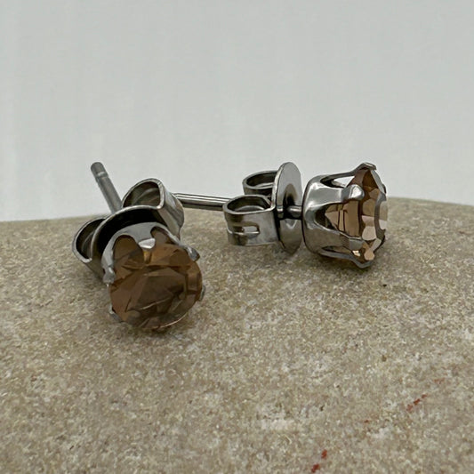 SS1314ER Brown Post Earrings 5mm.