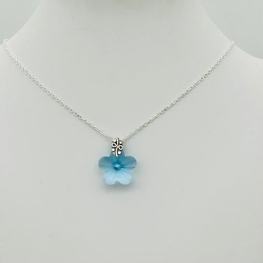 C1292 Blue Flower Necklace 18"