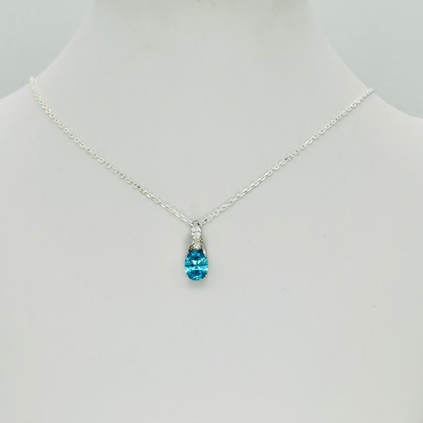 Z1910 Blue Necklace 18"