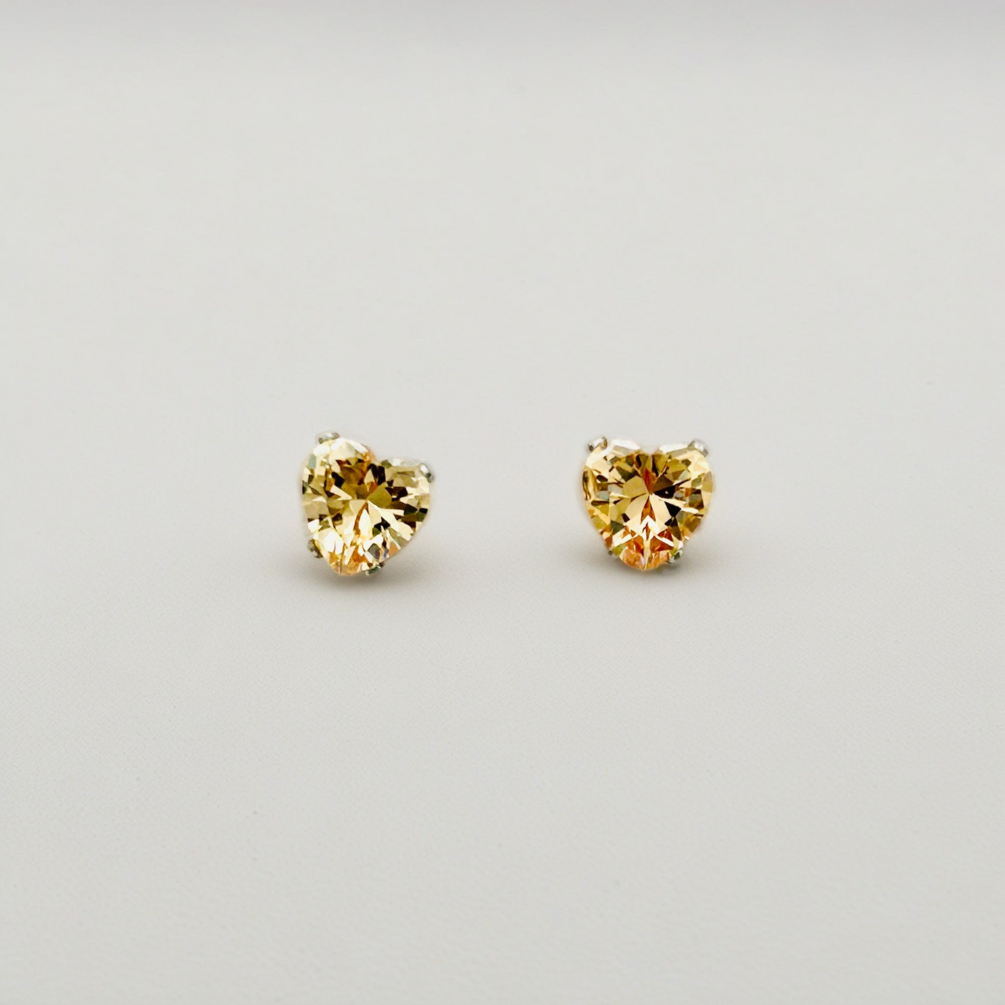 SS1177ER Champagne Earrings 3mm.