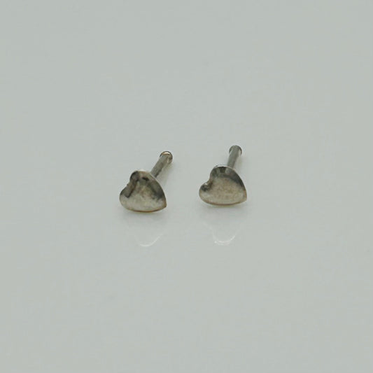 S1234  Heart Nose Stud
