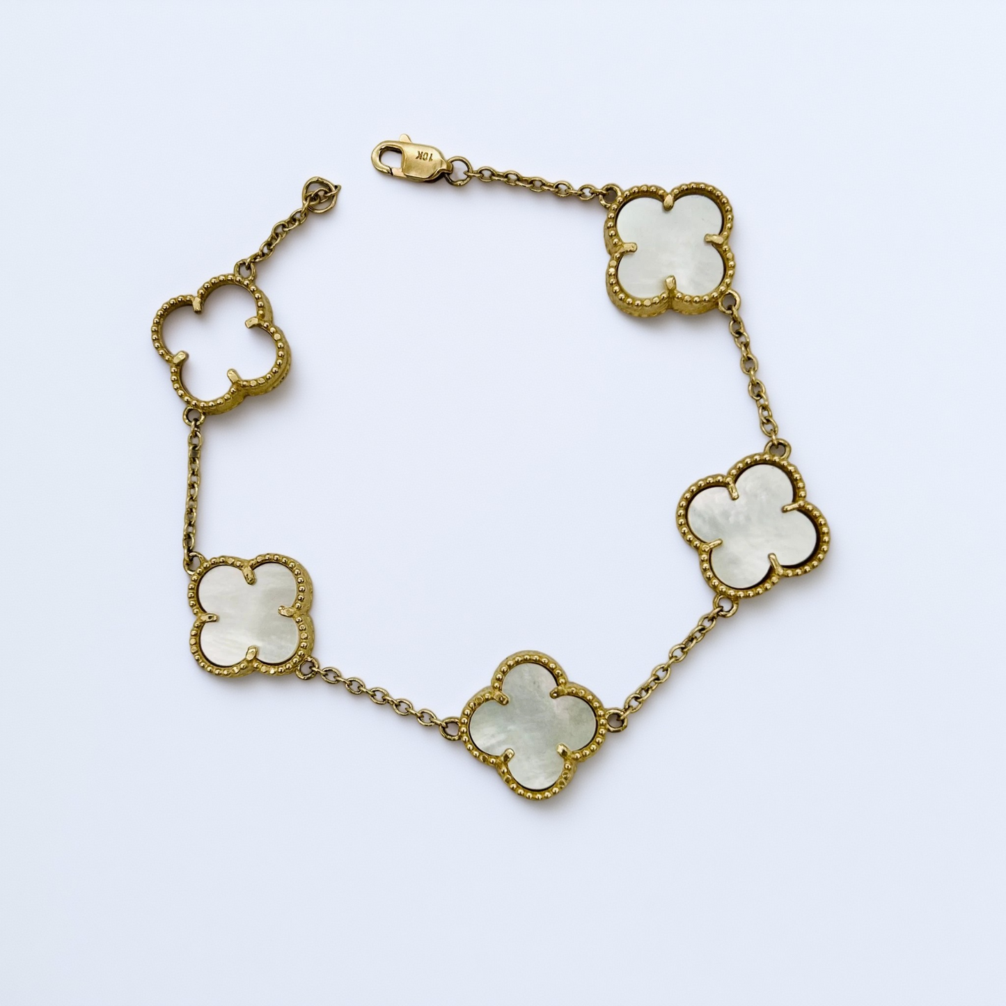 10KG04BL Mother Of Pearl Clover Bracelet 7"