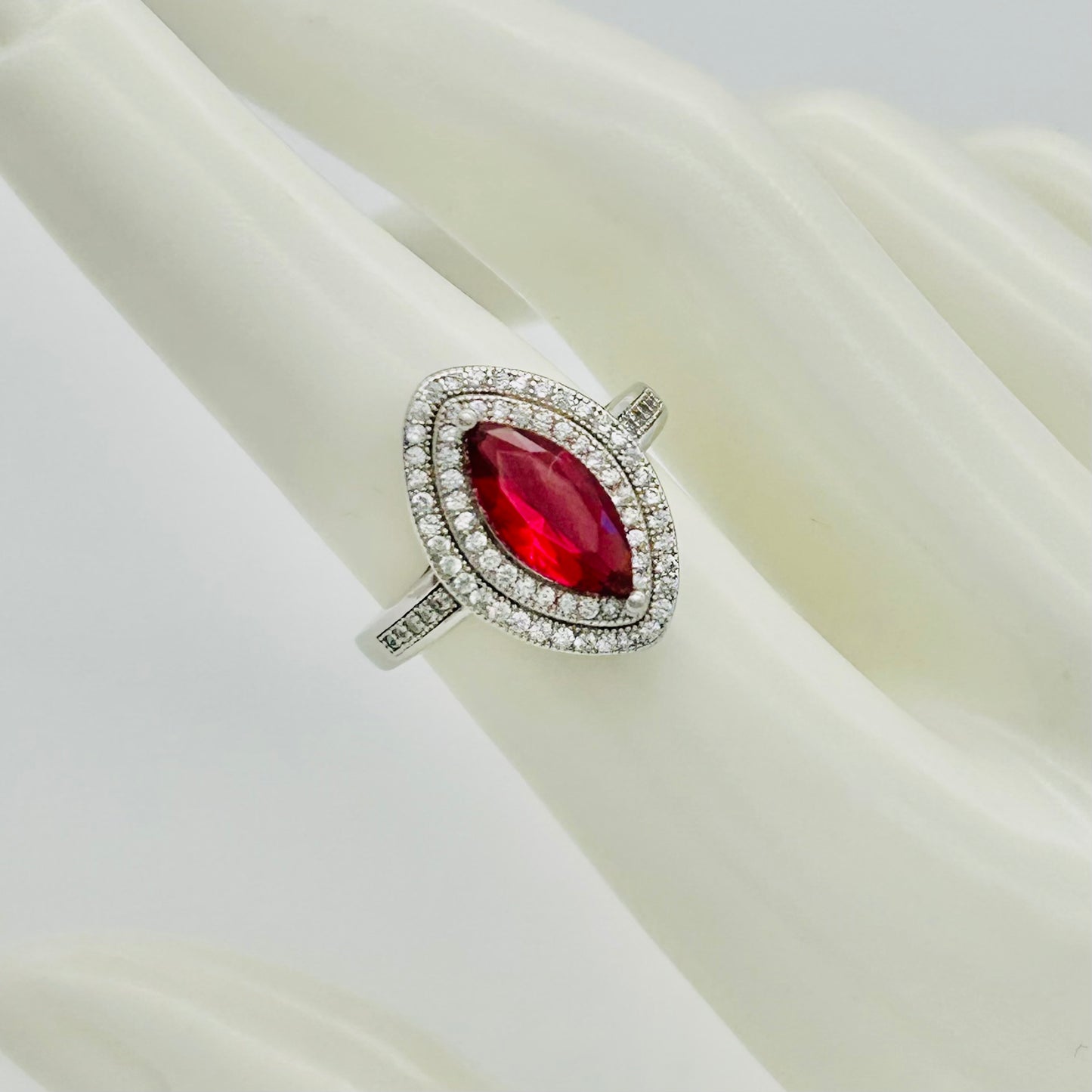 Z1166 Ruby Ring Size 7