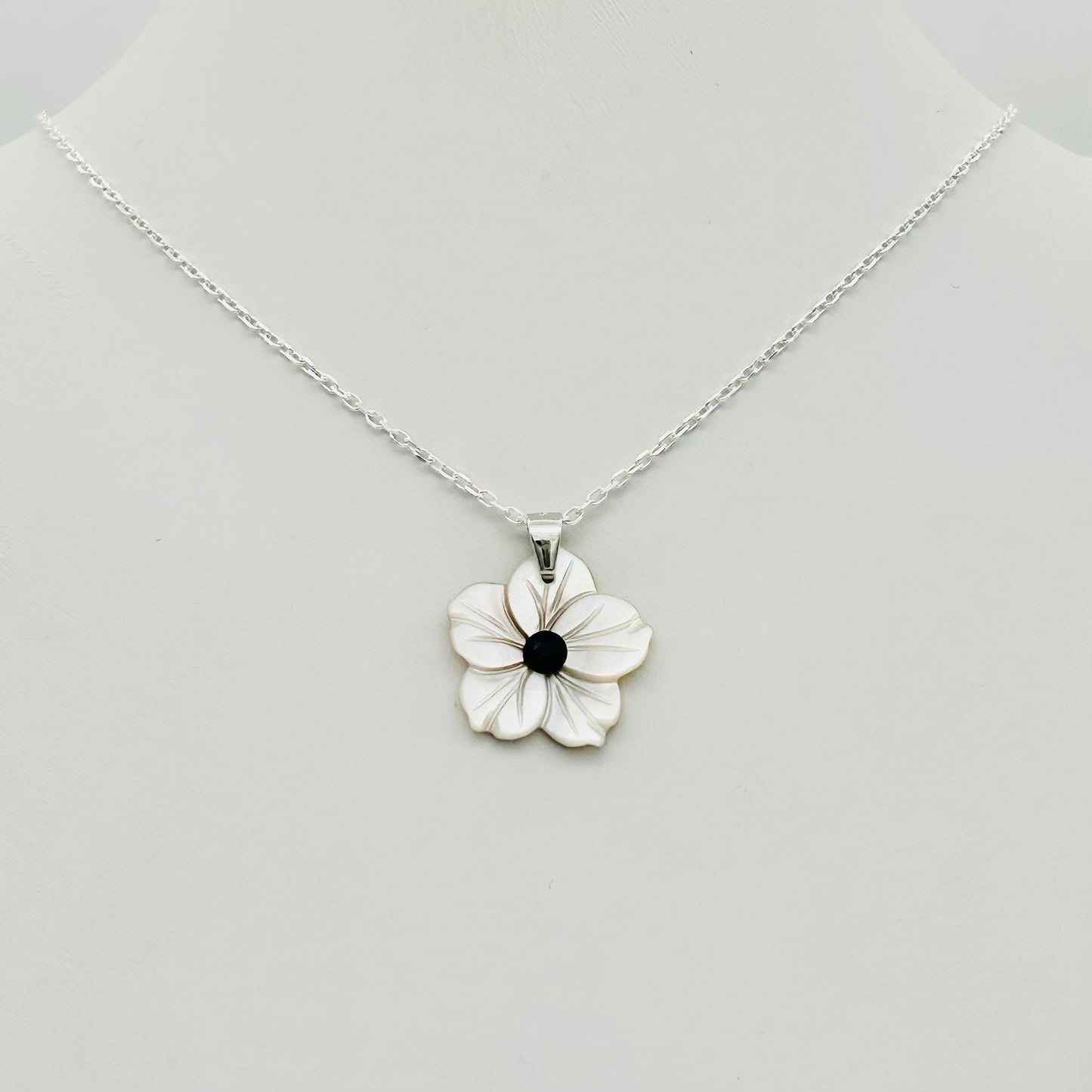 SH1009NL Shell Flower Necklace 18"