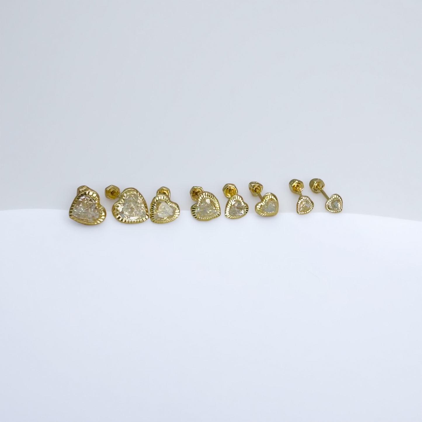 14KG377 Heart Earrings 4mm.