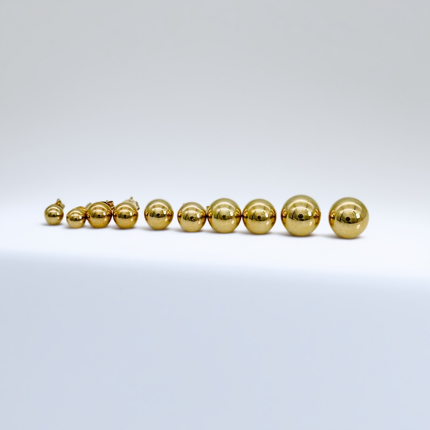 14KG448 Ball Earrings