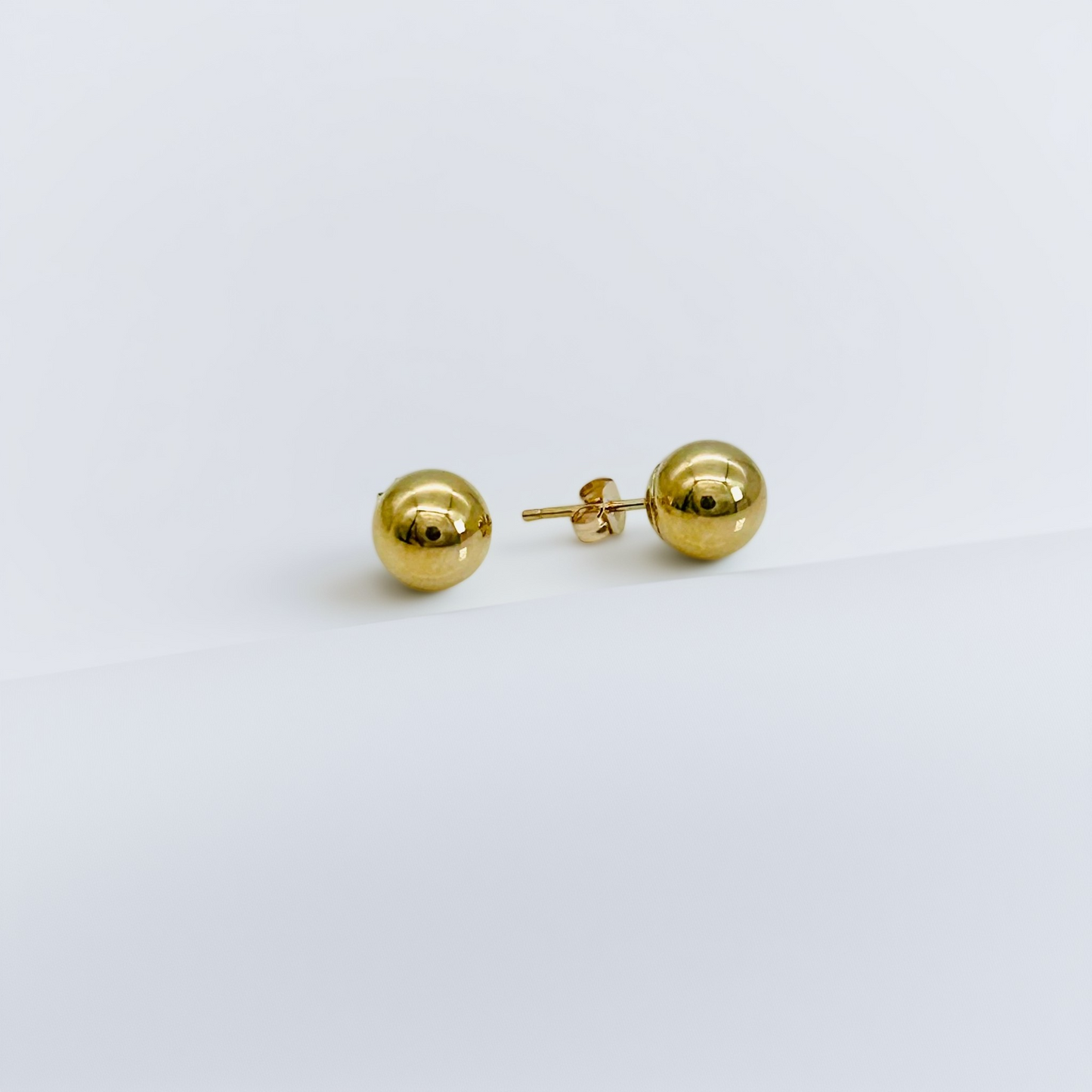 14KG448 Ball Earrings